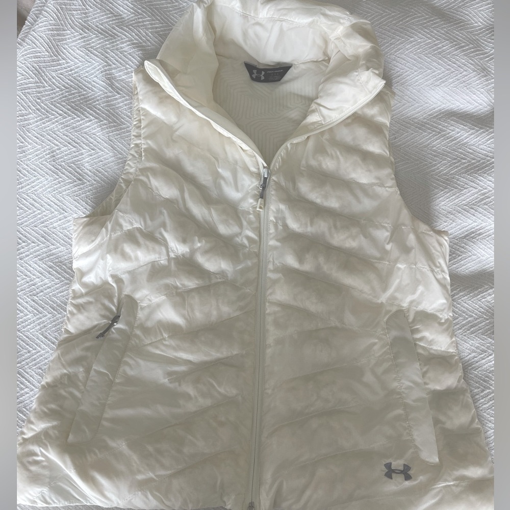 Size L Underarmour white puffer vest. - Picture 1 of 10